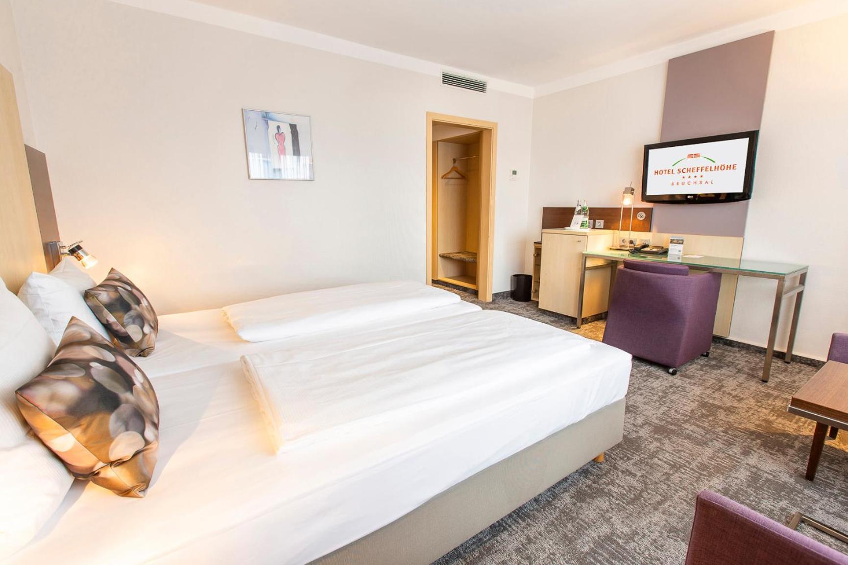 Hotel Scheffelhoehe Μπρούχσαλ Εξωτερικό φωτογραφία