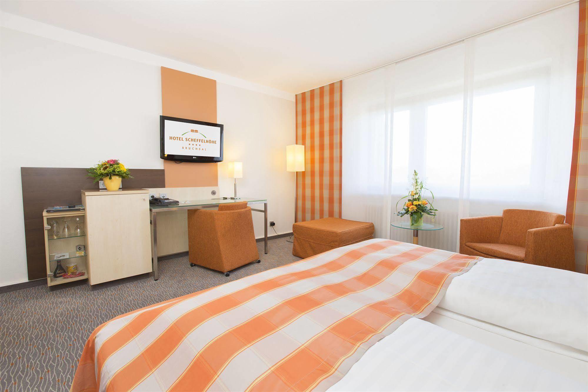 Hotel Scheffelhoehe Μπρούχσαλ Εξωτερικό φωτογραφία