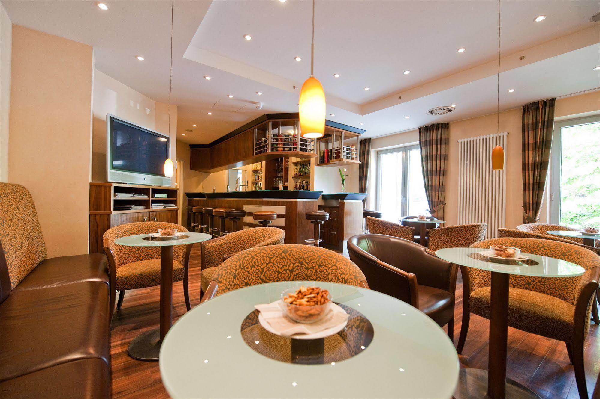 Hotel Scheffelhoehe Μπρούχσαλ Εξωτερικό φωτογραφία